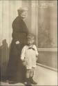 AK - Kaiserin Auguste Victoria mit dem Sohn des Prinzen Joachim in Haus Doorn