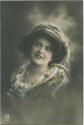 Postkarte - Junge Frau mit Kopftuch - coloriert 