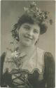 Postkarte - Frau mit Blumen im Haar