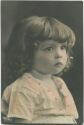 Postkarte - Mädchen-Portrait - handcoloriert