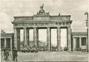 Berlin - Brandenburger Tor am 13. 8. 1963 - Foto-AK