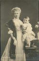 Grossmütterchens Stolz - Unsere Kaiserin mit ihrem Enkel 1907