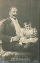 Grossväterchens Liebling - Kaiser Wilhelm mit seinem Enkelchen 1907