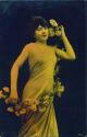 Junge Frau mit Blumenranke - Foto-AK ca. 1910