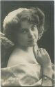 Postkarte - Junge Frau
