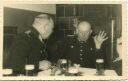 Soldaten beim Bier trinken - Foto-AK