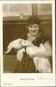 Maria Paudler mit Enten