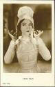 AK - Lillian Gish mit Mütze