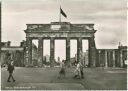 Brandenburger Tor - Fußgänger - Foto-Ansichtskarte