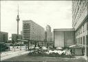 Berlin - Am Interhotel Berolina mit Blick auf die Karl-Marx-Allee