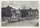 Berlin - Die Wachparade kommt - Foto-AK Grossformat